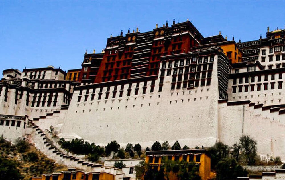 potala palace in tibet on kathmandu lhasa tour
