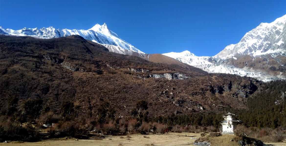 Manaslu trek without guide