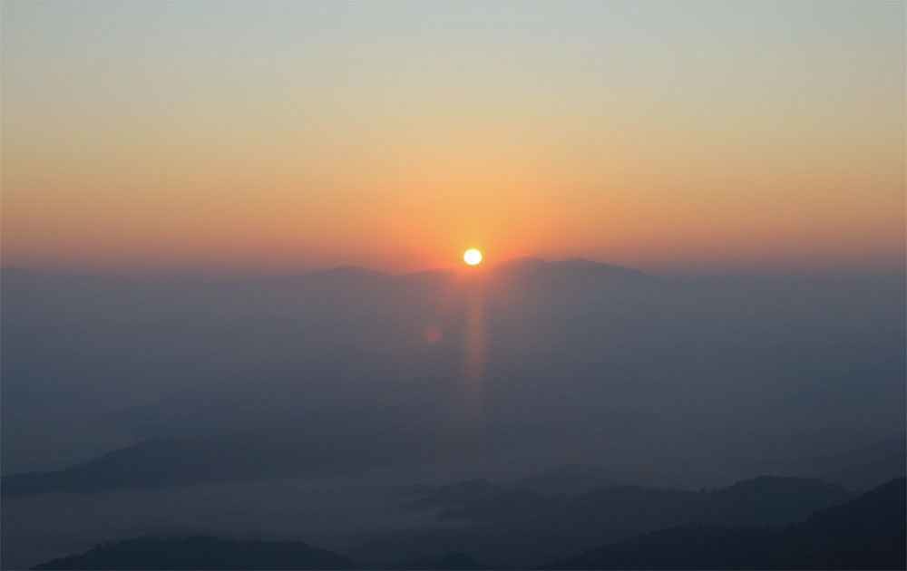 unblocked sunrise view from Nagarkot Hill station.