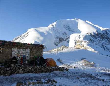 thorong peak view from thorong la pass on short annapurna circuit trek.